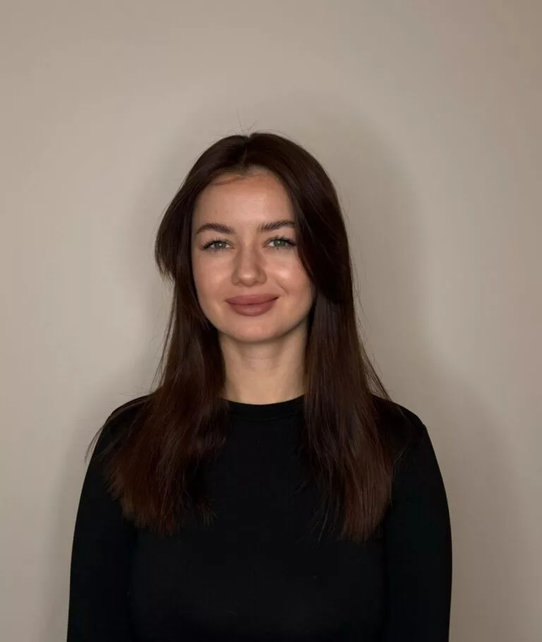 Бровист Анна Фабричная — фото со страницы услуги